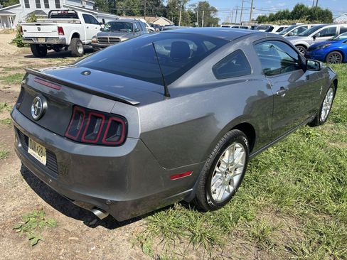 Used 2013 Ford Mustang Premium RWD image 5