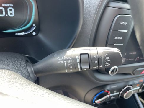 Used 2025 Kia Soul LX w/ LX Technology Package image 16