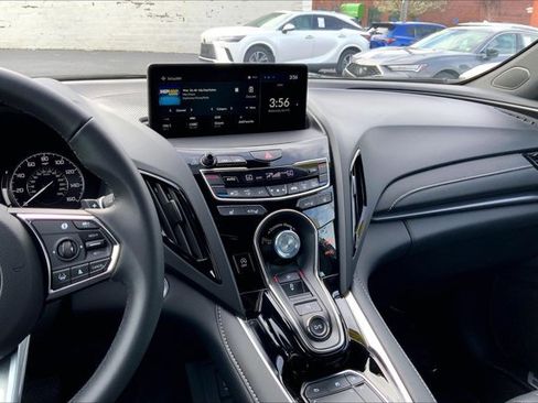 Used 2025 Acura RDX SH-AWD image 5