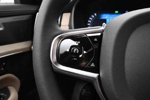 New 2027 Volvo XC90 B5 Plus AWD/4WD image 26