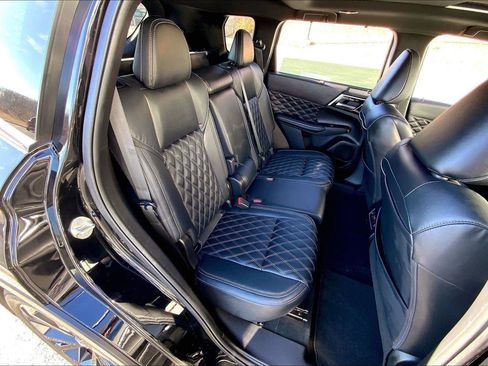 Used 2023 Mitsubishi Outlander SEL Black Edition image 24