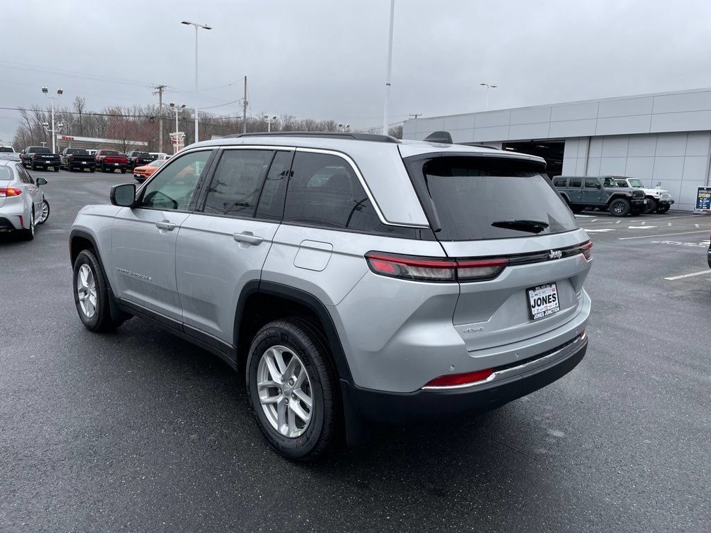 New 2026 Jeep Grand Cherokee Laredo X AWD/4WD image 5