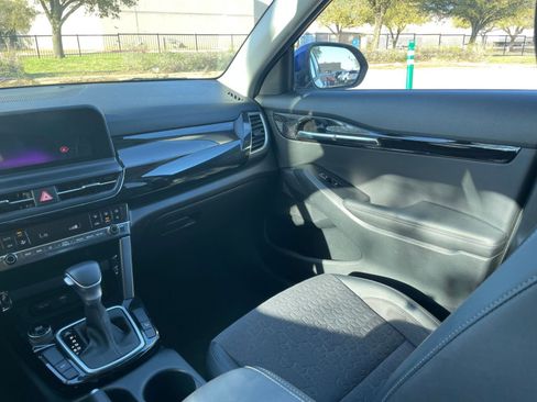 Used 2025 Kia Seltos S image 38