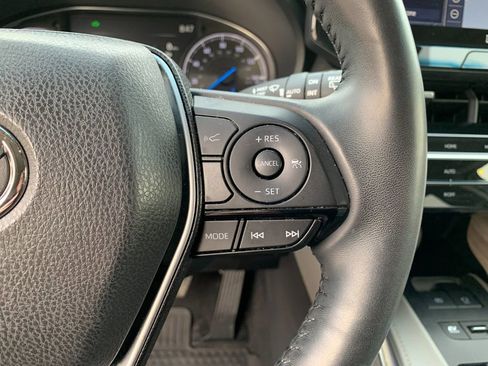 Used 2022 Toyota Venza Limited w/ Advanced Technology Package image 31