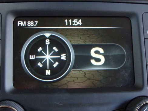 Used 2017 Jeep Cherokee Sport image 12