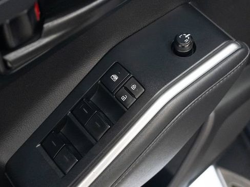 Used 2022 Toyota Highlander L FWD image 18