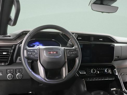 Used 2024 GMC Sierra 2500 AT4 w/ AT4 Premium Plus Package image 9