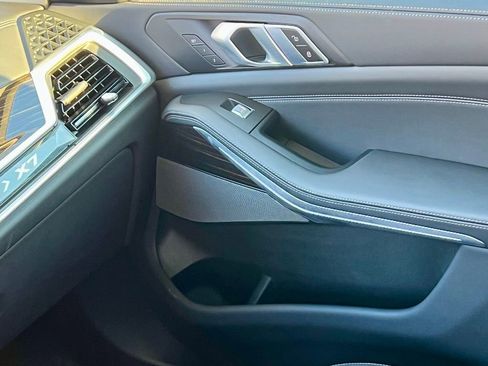 Used 2024 BMW X7 xDrive40i w/ Premium Package image 37