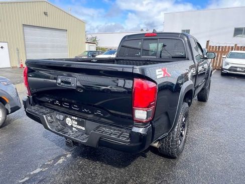 Used 2022 Toyota Tacoma SR w/ SX Package image 9