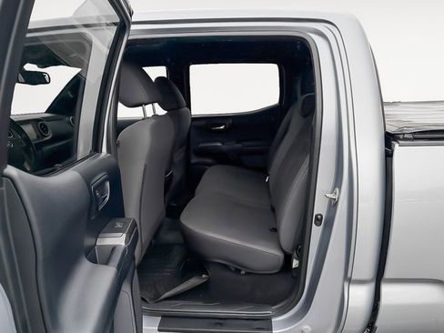 Used 2016 Toyota Tacoma TRD Off-Road w/ Towing Package image 13