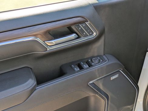 Certified 2023 GMC Sierra 1500 SLT image 12