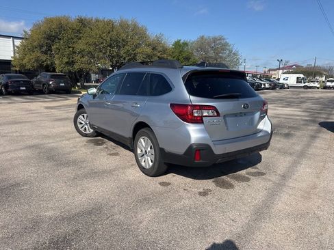 Used 2018 Subaru Outback 2.5i Premium image 6