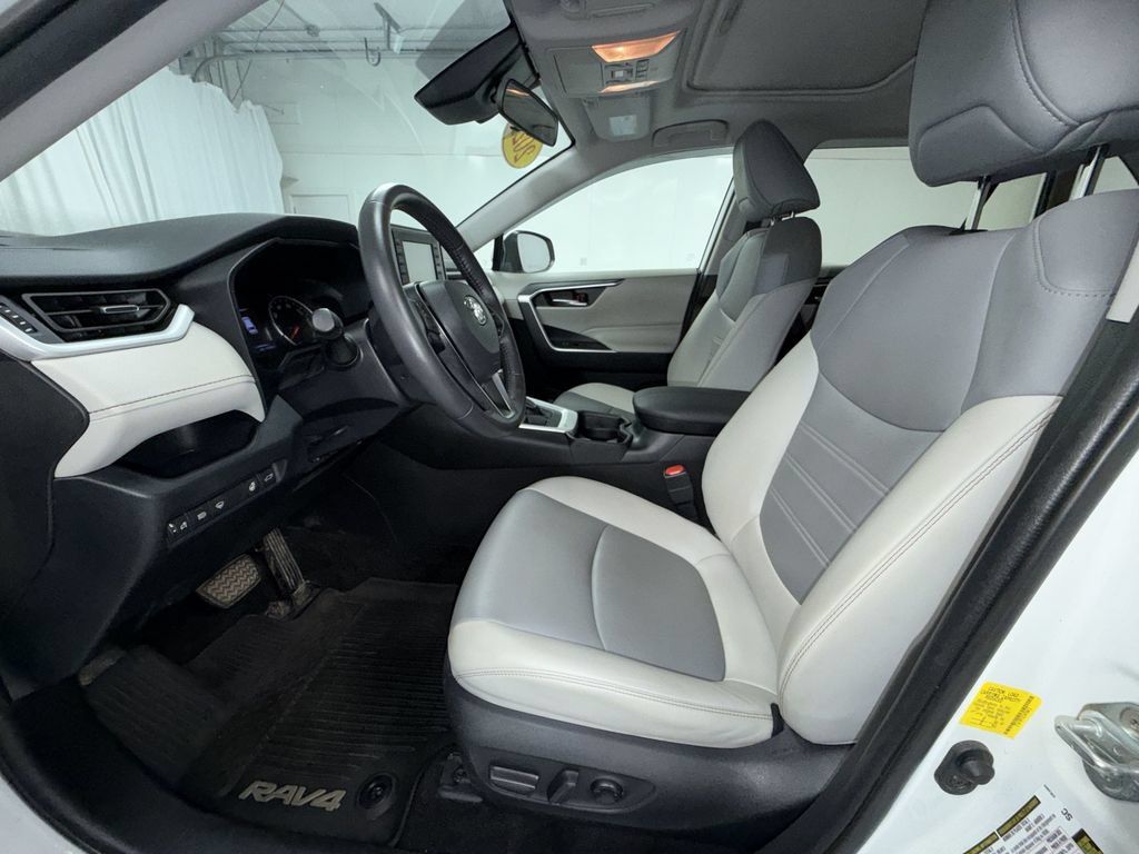 Certified 2020 Toyota RAV4 XLE Premium AWD/4WD image 13