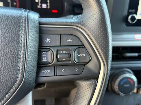 Used 2026 Toyota 4Runner SR5 AWD/4WD image 17
