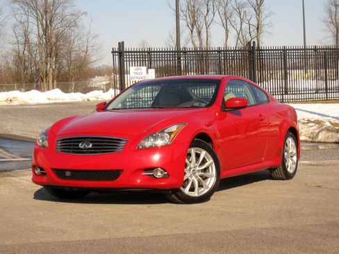 Used 2011 INFINITI G37 x Coupe w/ Premium Pkg image 3