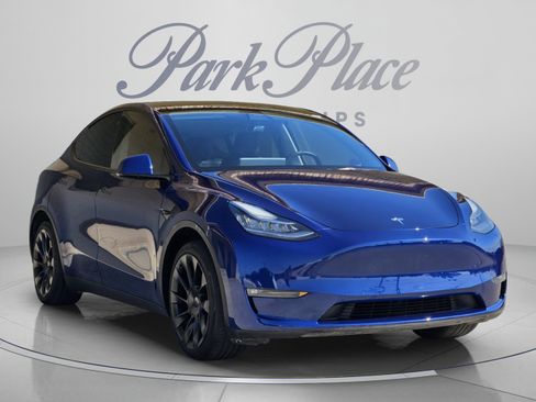 Used 2022 Tesla Model Y Long Range AWD/4WD image 8