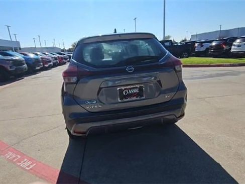 Used 2024 Nissan Kicks SV image 7