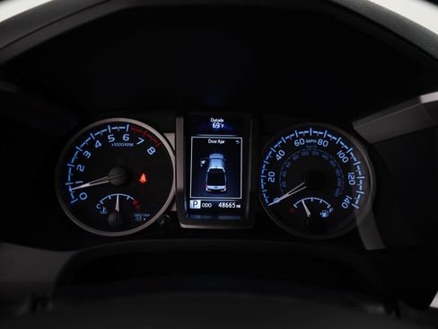 Used 2022 Toyota Tacoma SR5 AWD/4WD image 28