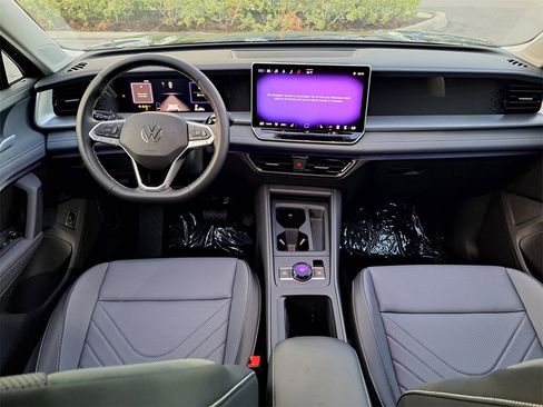 New 2026 Volkswagen Tiguan SE image 6