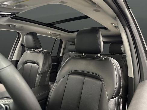 Used 2023 Jeep Grand Cherokee Limited w/ Luxury Tech Group II image 7