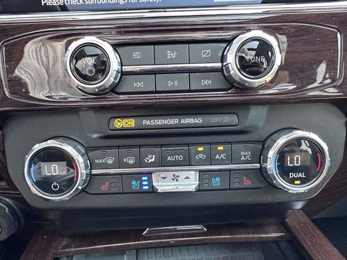 Used 2022 Ford F250 Lariat w/ Lariat Ultimate Package AWD/4WD image 26