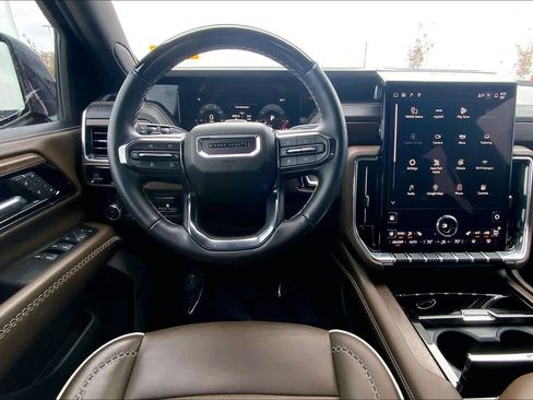 Used 2025 GMC Yukon Denali Ultimate image 5