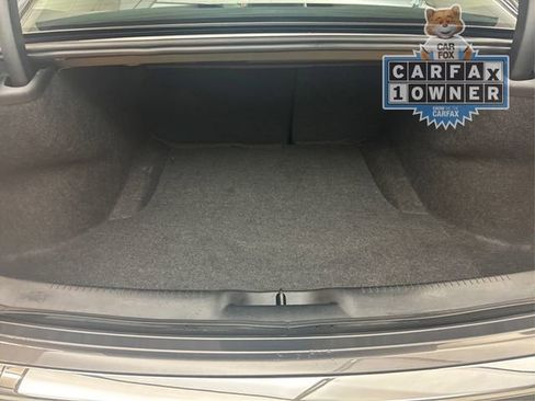 Used 2022 Chrysler 300 Touring image 13