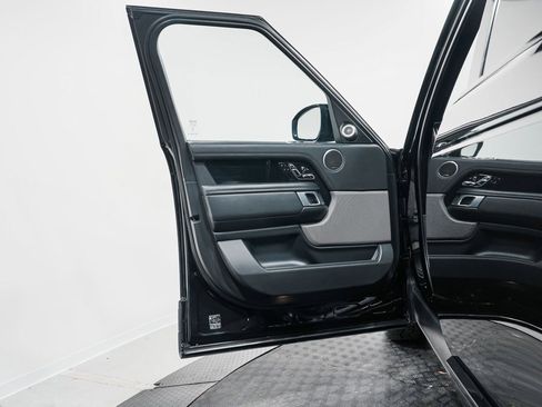 Used 2020 Land Rover Range Rover HSE image 10