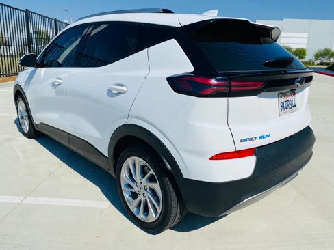 Used 2023 Chevrolet Bolt EUV LT image 12