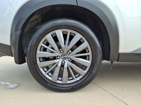 Used 2025 Nissan Pathfinder SL w/ SL Premium Package FWD image 19