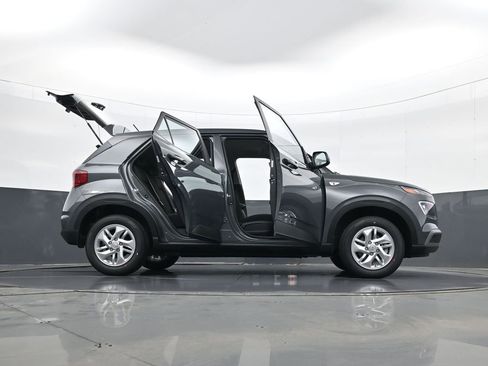 New 2026 Hyundai Venue SE image 33