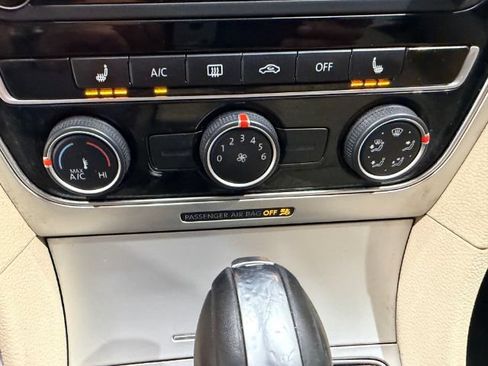 Used 2019 Volkswagen Passat 2.0T Wolfsburg w/ Wheels & Sunroof Package FWD image 21