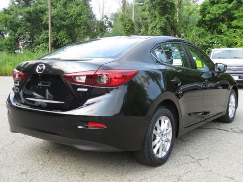 Used 2016 MAZDA MAZDA3 i Sport w/ Preferred Equipment Package FWD image 5