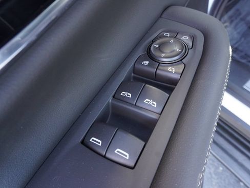 New 2026 GMC Yukon XL Elevation AWD/4WD image 18