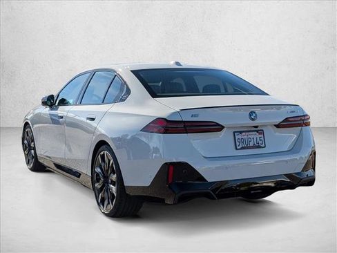 Certified 2025 BMW i5 xDrive40 w/ M Sport Package image 8