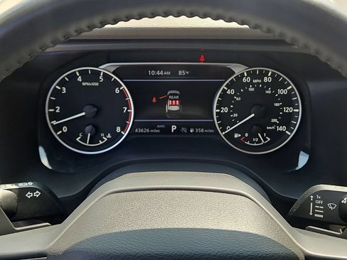 Used 2025 Nissan Rogue SV AWD/4WD image 29