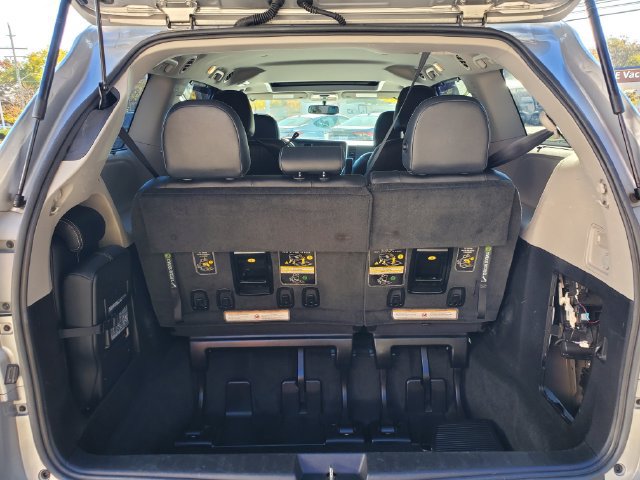 Used 2015 Toyota Sienna SE FWD image 6