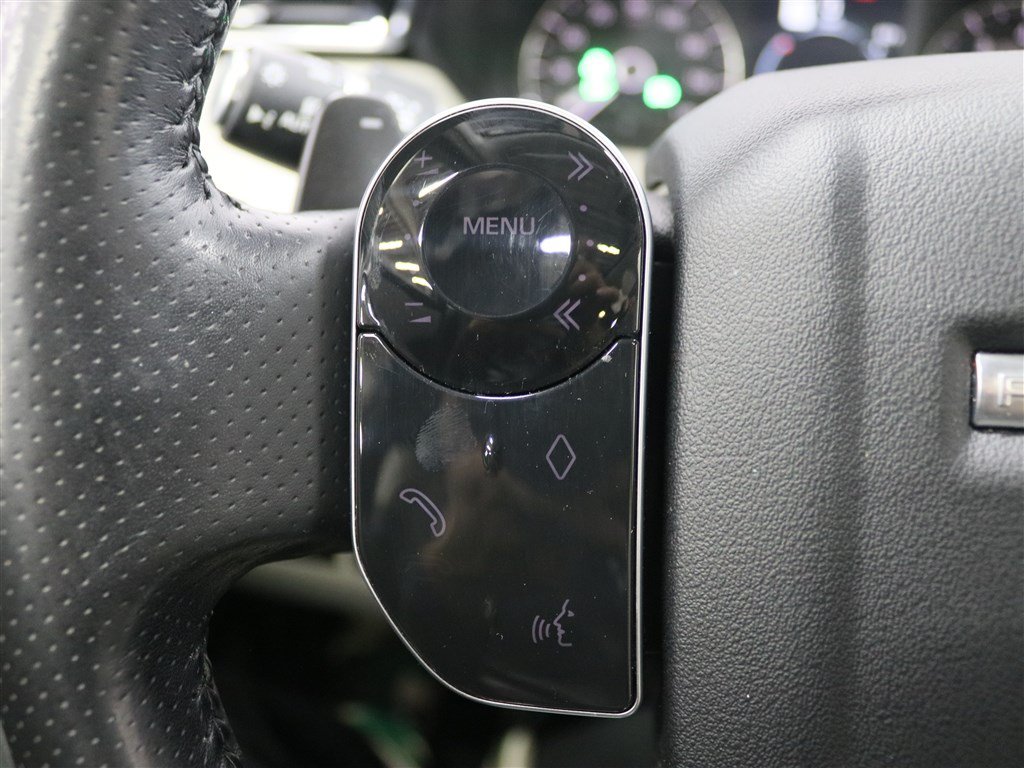Used 2020 Land Rover Range Rover Velar S AWD/4WD image 32
