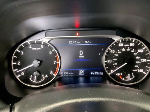 Used 2023 Nissan Altima 2.5 SR FWD image 18