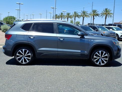 Certified 2023 Volkswagen Taos SE FWD image 8