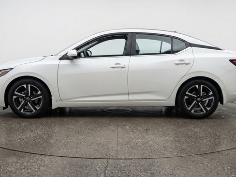Used 2025 Nissan Sentra SV image 5