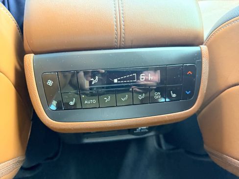 Used 2023 Nissan Pathfinder Platinum AWD/4WD image 18