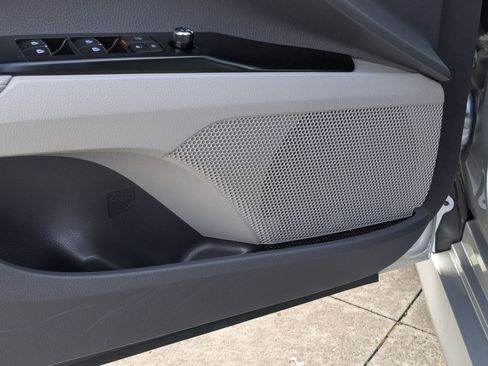 Used 2018 Toyota Camry XSE image 14