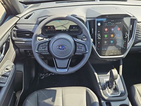 Used 2025 Subaru Forester Limited w/ Popular Package image 7