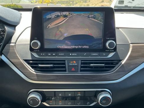 Used 2024 Nissan Altima 2.5 SV FWD image 30
