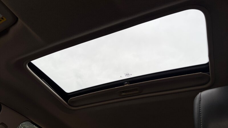 Used 2013 Ford Fiesta Titanium FWD image 16