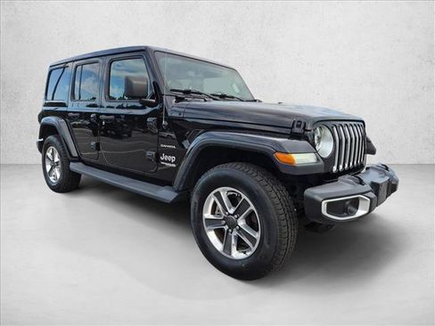Used 2020 Jeep Wrangler Unlimited Sahara AWD/4WD image 3