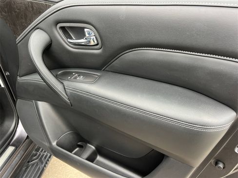 Used 2024 INFINITI QX80 Luxe image 12