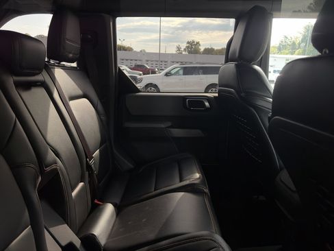 Used 2022 Ford Bronco Badlands w/ Sasquatch Package AWD/4WD image 6