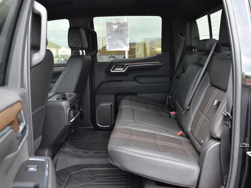 Used 2024 Chevrolet Silverado 1500 High Country w/ Technology Package image 18